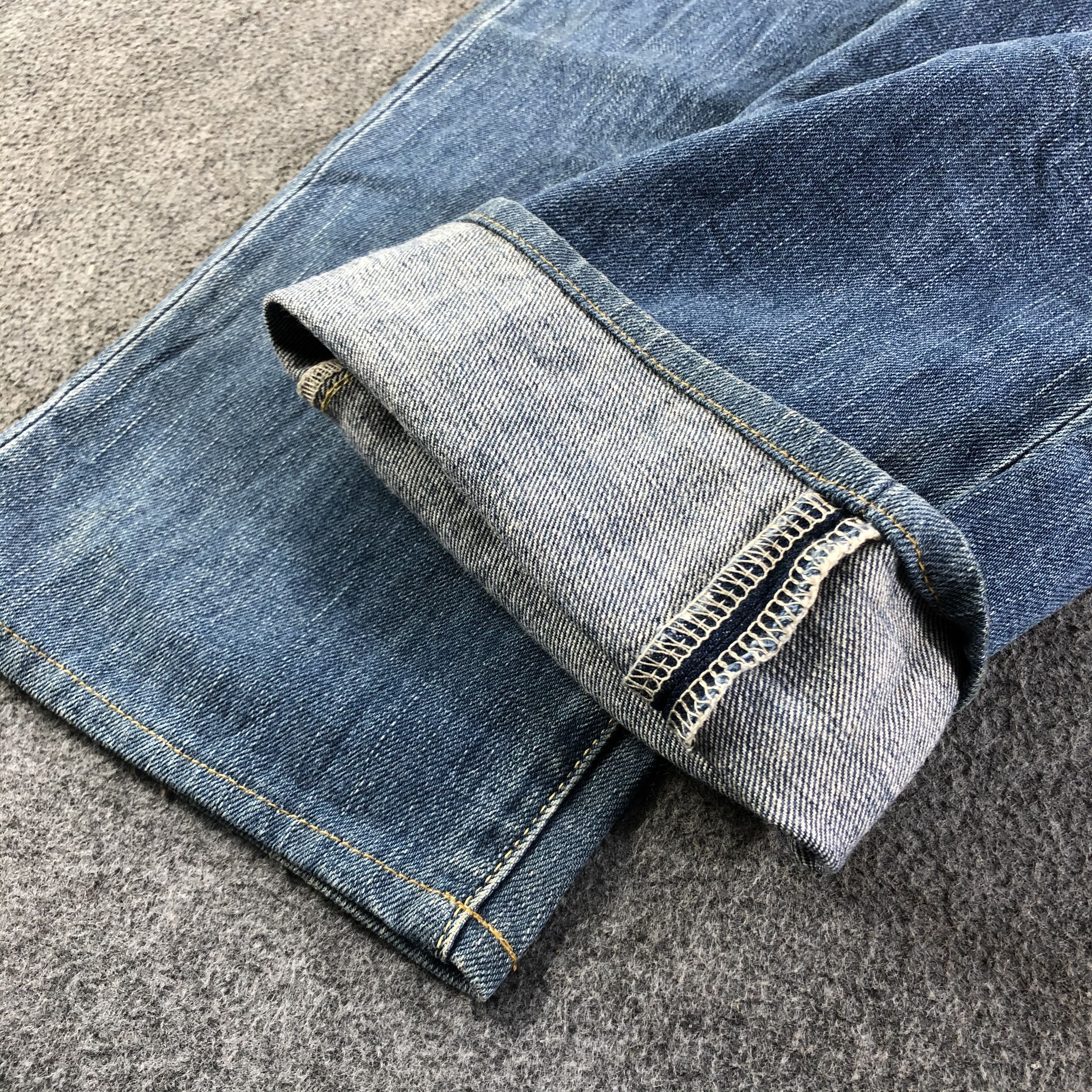Japanese Brand Tabloid News Jeans Medium Wash Denim -J2772 Size US 31 - 6 Thumbnail