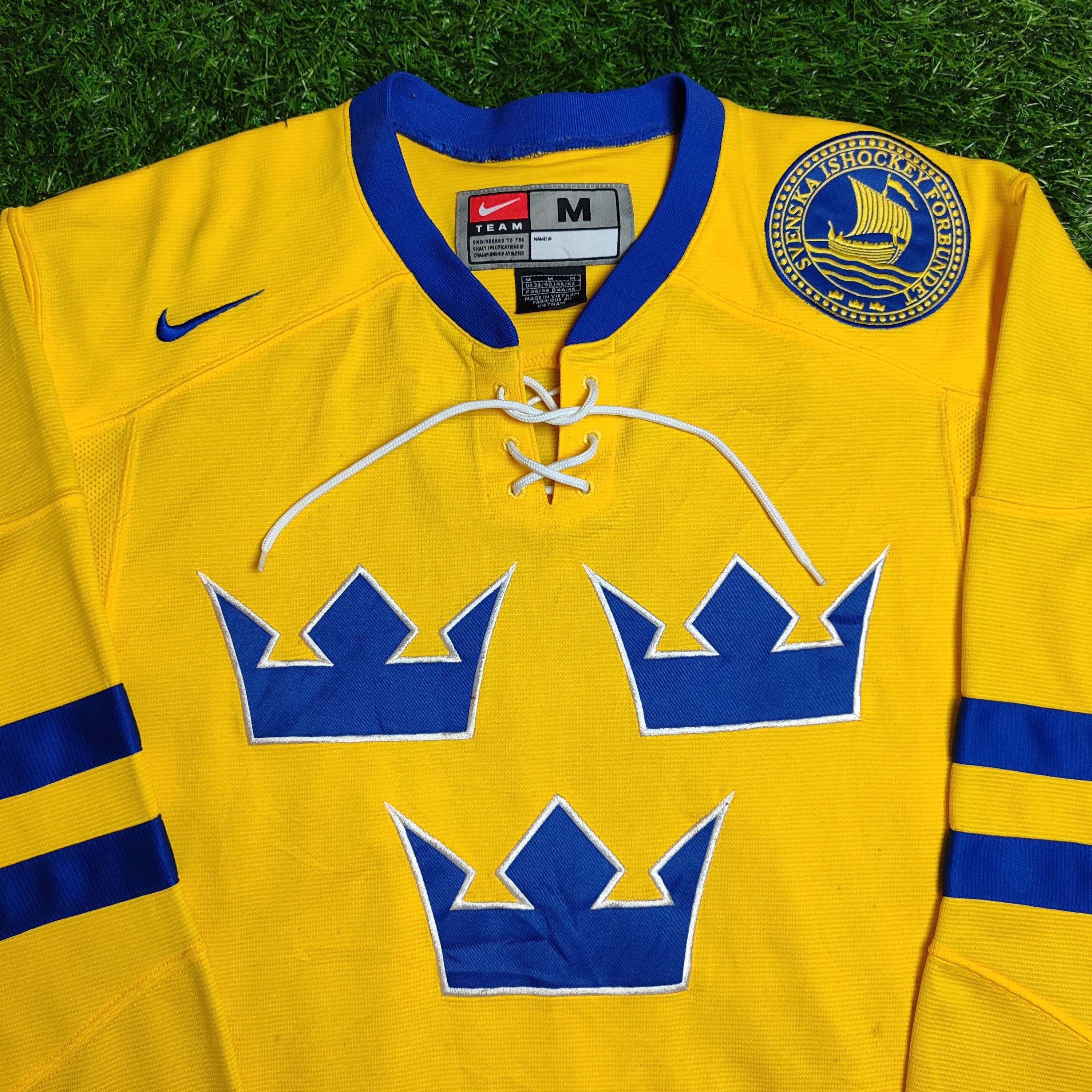 Nike Nike Vintage Sweden Ice Hockey Jersey Size US M / EU 48-50 / 2 - 8 Thumbnail