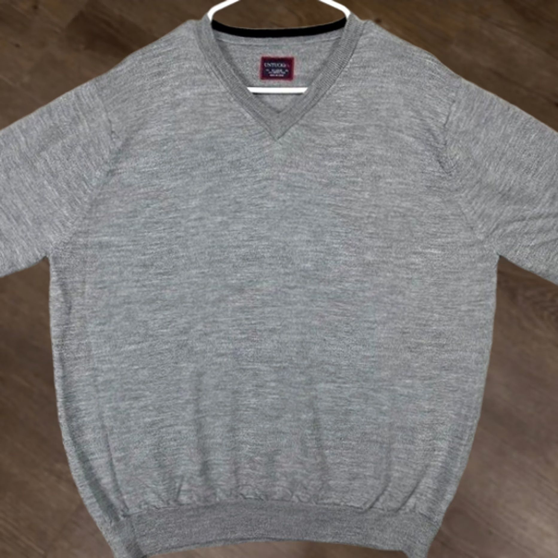 UNTUCKit UNTUCKit Merino Wool V-Neck Sweater Pullover Adult XL Grey Knit Mens Long Sleeve Tight-Knit Solid Breathable Vintage? No Size US XL / EU 56 / 4 - 1 Thumbnail
