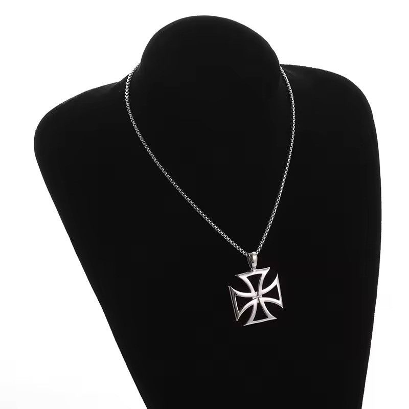 Jewelry Gothic Punk Cross Pendant Chain Necklace Size ONE SIZE - 1 Thumbnail
