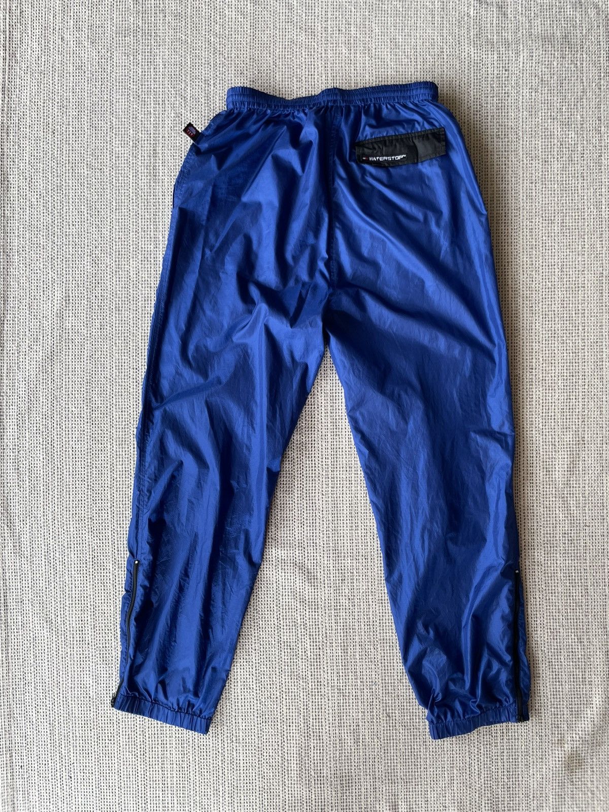 Tommy Hilfiger × Vintage Vintage 90s Tommy Hilfiger Nylon Pants Blue Metallic Size US 36 / EU 52 - 4 Thumbnail