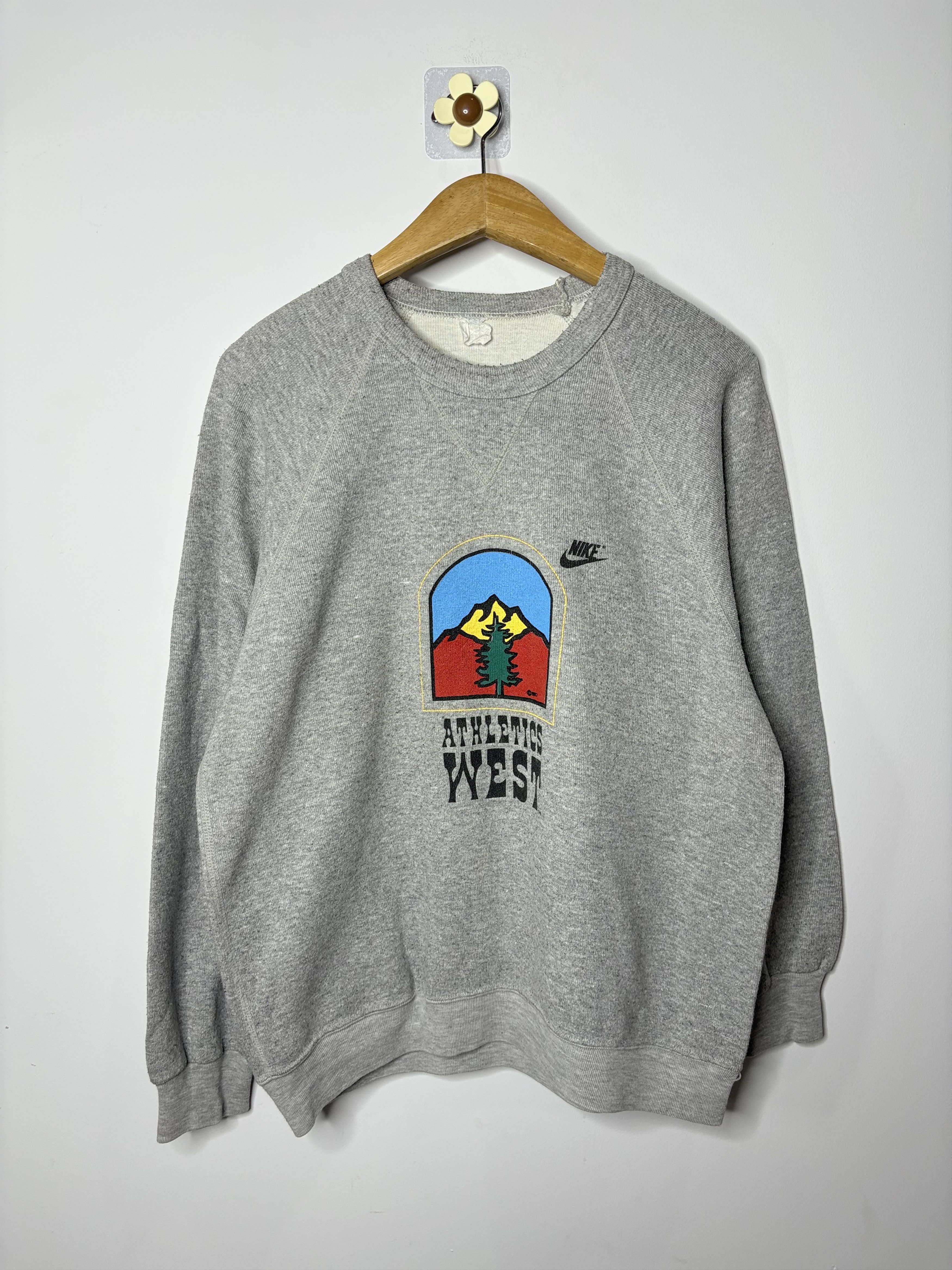 Nike VINTAGE 70s Nike Athletics West Crewneck Sweatshirt L Gray Size US M / EU 48-50 / 2 - 1 Thumbnail
