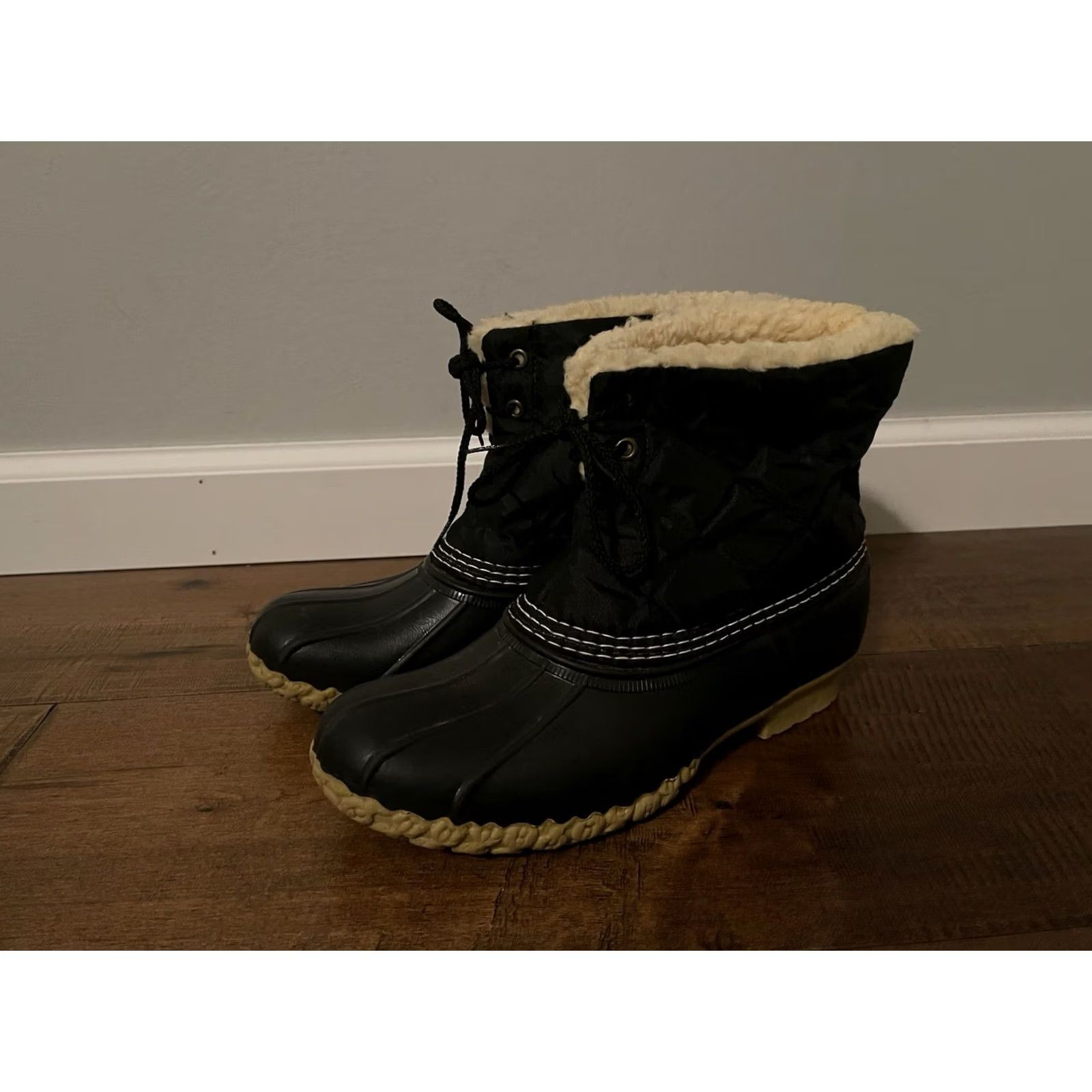 Vintage VINTAGE L.L. Bean Boots Made in Maine USA Black Shearling Lined Duck Women's 8M Boots Shoes Winter Rubber Lace Up Mid-Calf Womens Size US 8 / IT 38 - 4 Thumbnail