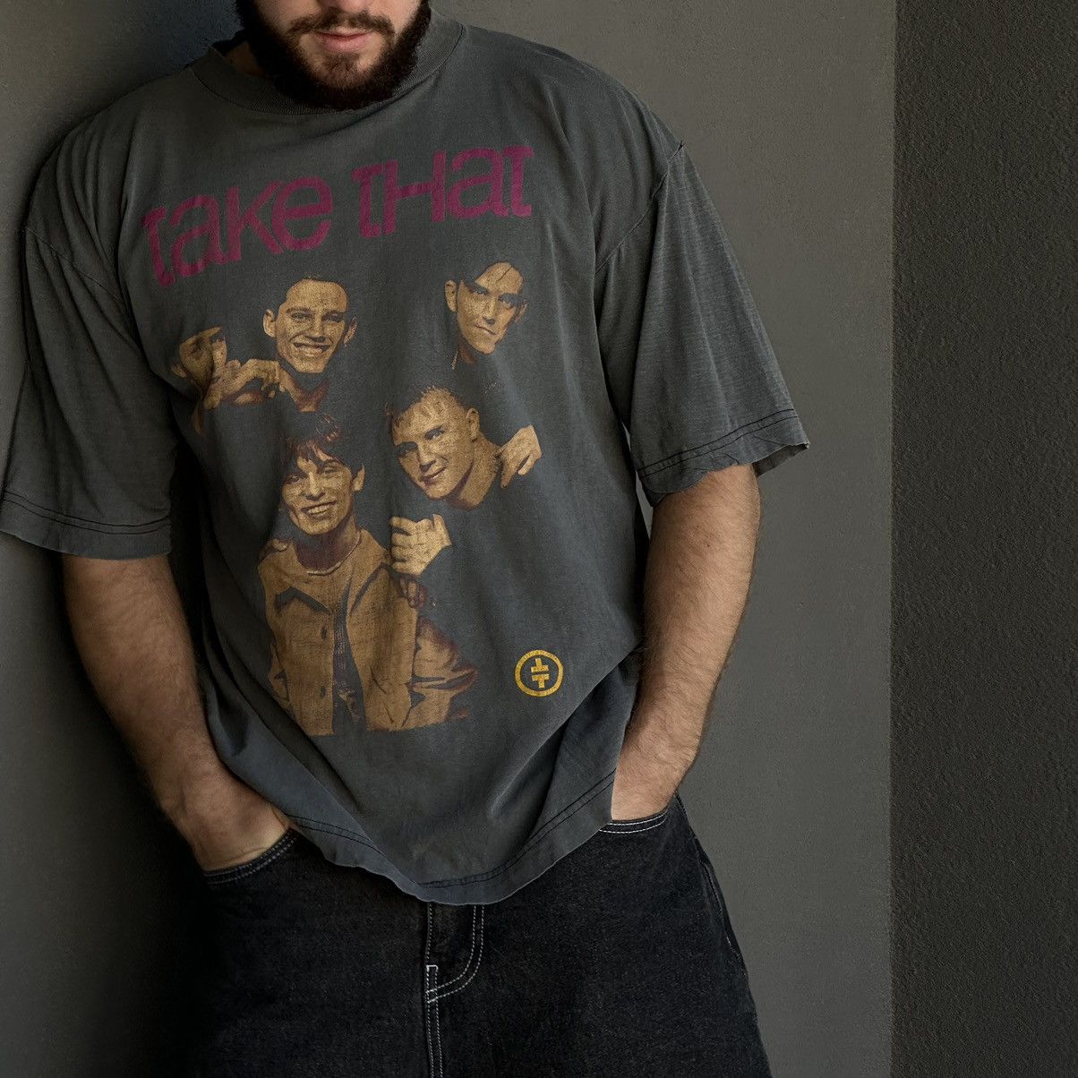 Band Tees × Vintage Vintage Take That T-shirts Big Logo 90s Rock Band Y2K USA Size US XL / EU 56 / 4 - 1 Thumbnail