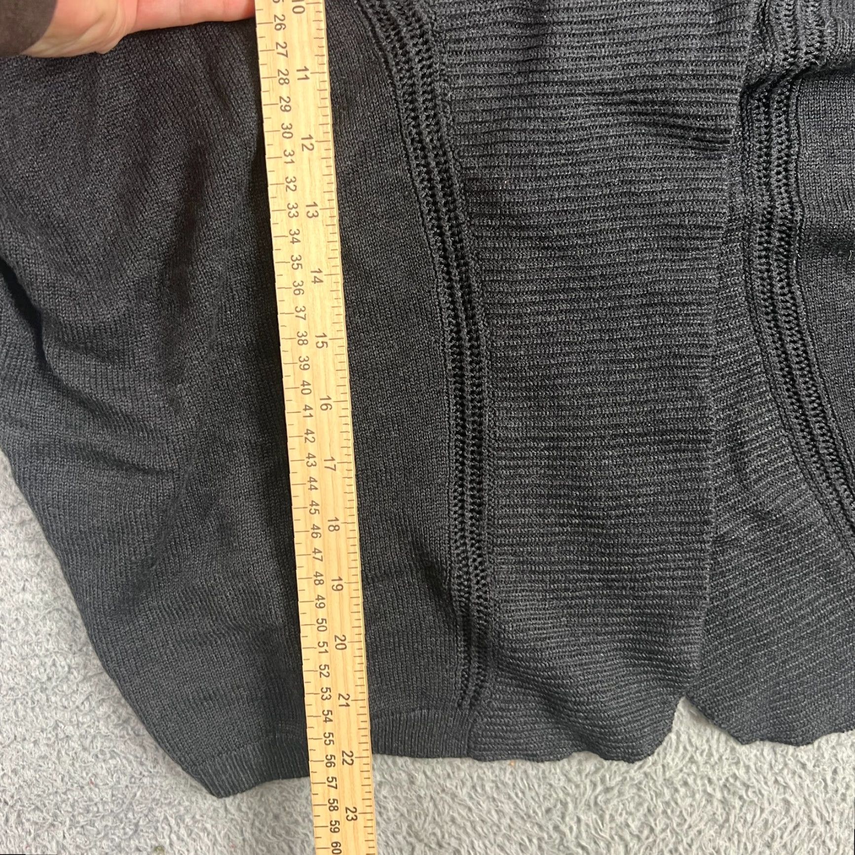Lululemon VINTAGE Lululemon Wrap Sweater Womens XS S Knit Black Heathered 3/4 Sleeve V-Neck Size S / US 4 / IT 40 - 5 Thumbnail
