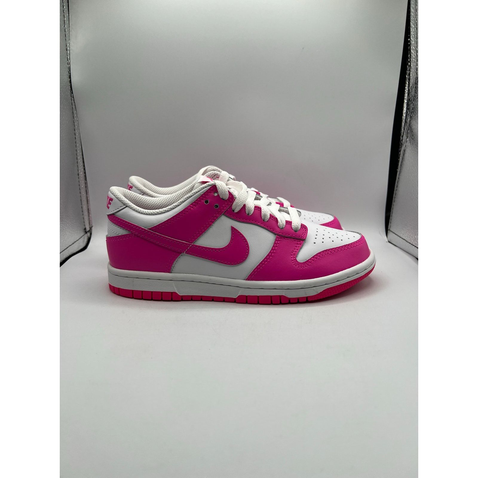 Nike Nike Dunk Low GS “Laser Fuchisa” size 7y/8.5 women’s Size US 8.5 / IT 38.5 - 3 Thumbnail