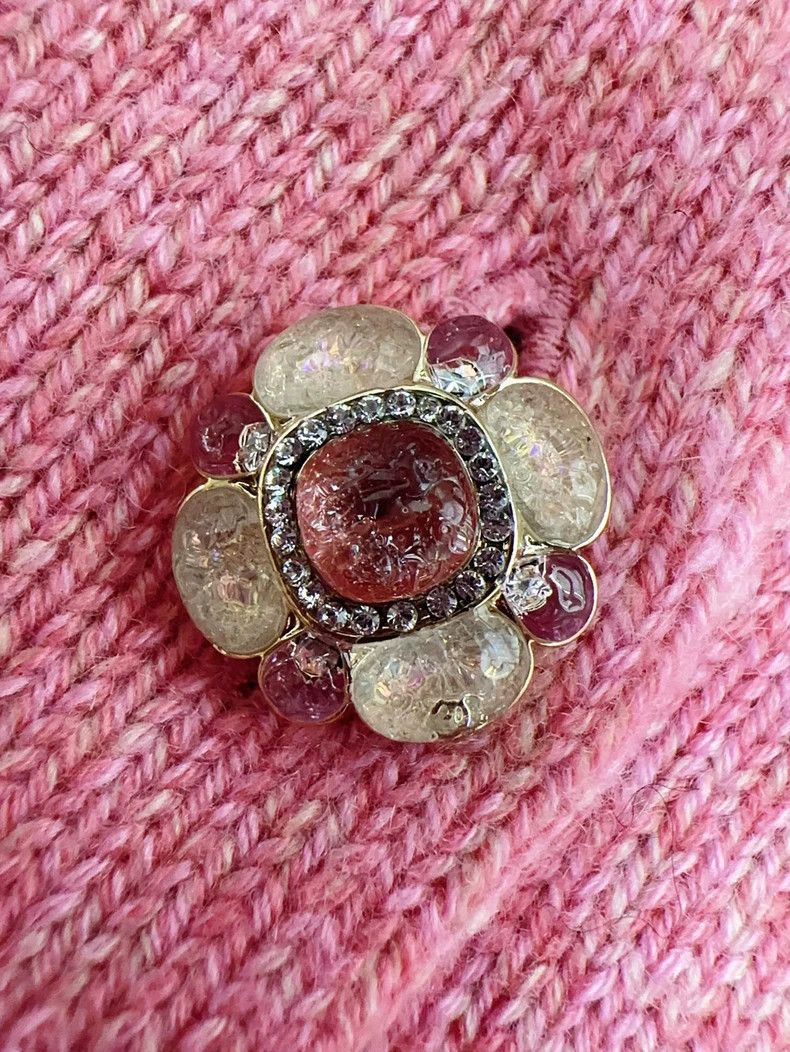 Chanel Chanel Flower glazed buckle pink round neck long sleeves Size XS / US 0-2 / IT 36-38 - 4 Thumbnail