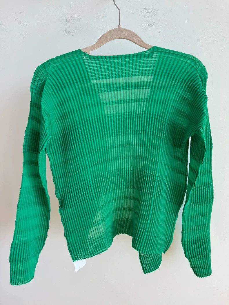 Issey Miyake Issey Miyake size:2 Green pleated cardigan Size XS / US 0-2 / IT 36-38 - 2 Thumbnail