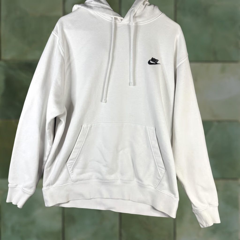 Nike Nike Hoodie Mens Large White Pullover Fleece Sweatshirt Swoosh Logo Embroidered Pockets Size US L / EU 52-54 / 3 - 1 Thumbnail