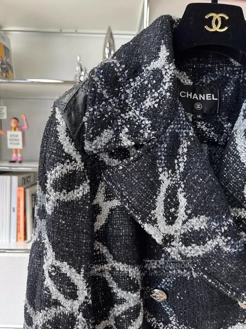 Chanel Chanel 18B black and white glitter clover beaded jacket Size XS / US 0-2 / IT 36-38 - 7 Thumbnail