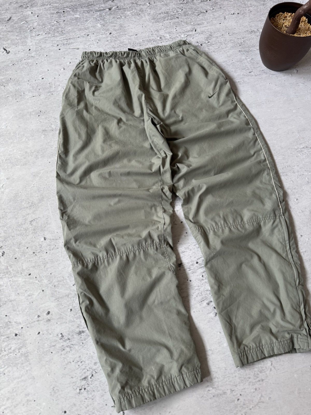 Nike × Vintage NIKE NYLON VINTAGE Y2K OVERSIZE BAGGY FIT PANTS SWEATPANTS Size US 34 / EU 50 - 2 Thumbnail