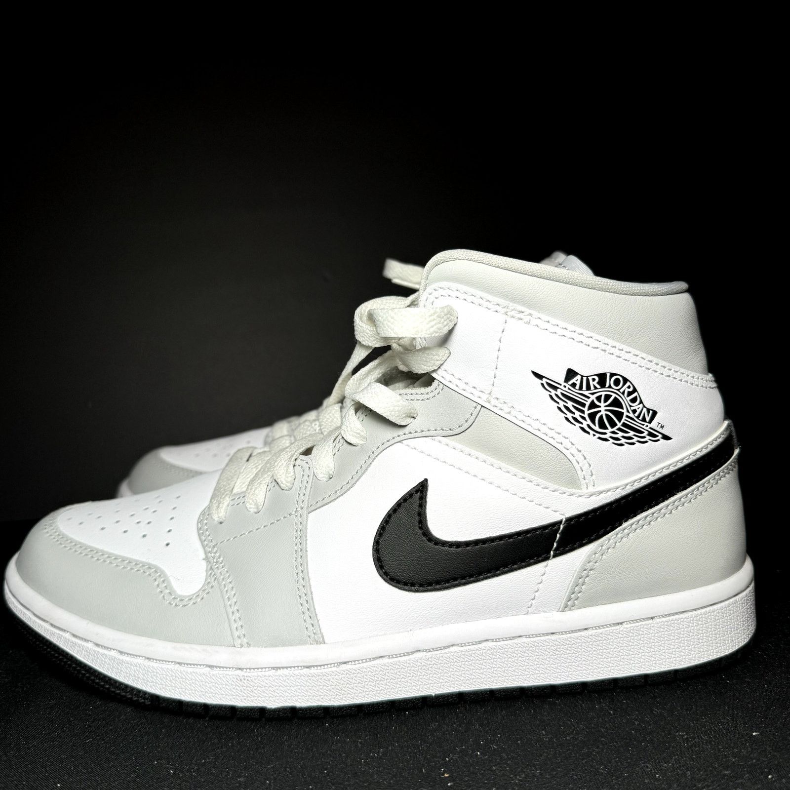 Jordan Brand × Nike Wmns Nike Air Jordan 1 Mid Grey Fog Women's Shoes - Size 9 Size US 9 / IT 39 - 9 Thumbnail