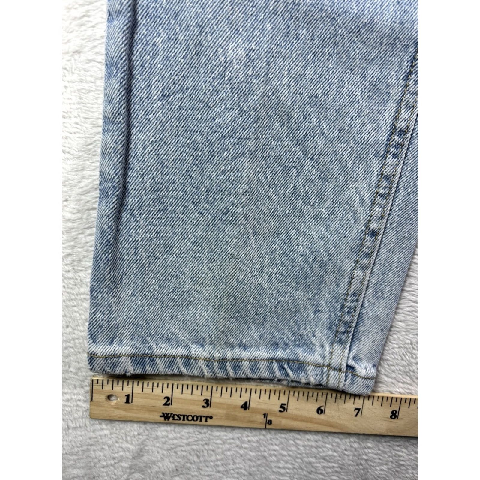Lee VINTAGE Lee Jeans Men’s Straight Leg Size 32x30 Light Blue Wash USA 5-Pocket Denim Jeans Regular Fit Size US 32 / EU 48 - 5 Thumbnail