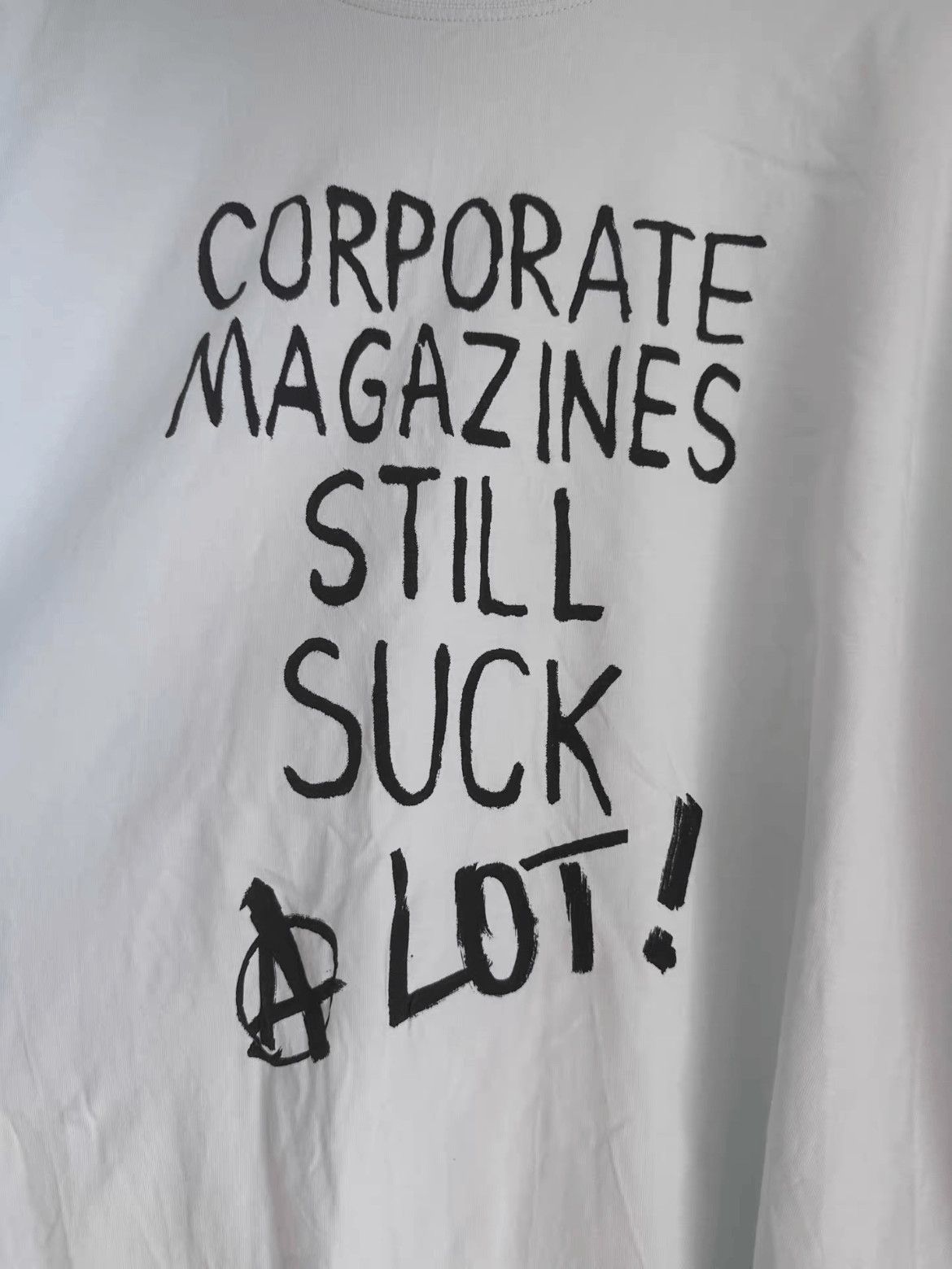 Vetements Vetements Vetements 19AW Corporate Magazines Still Suck Te Size US XS / EU 42 / 0 - 2 Thumbnail
