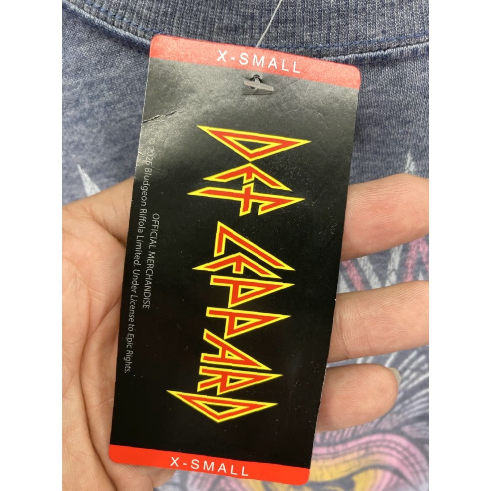 Vintage VINTAGE Def Leppard Sweatshirt Women XS Gray Long Sleeve Take What You Want Pullover Size XS / US 0-2 / IT 36-38 - 7 Thumbnail