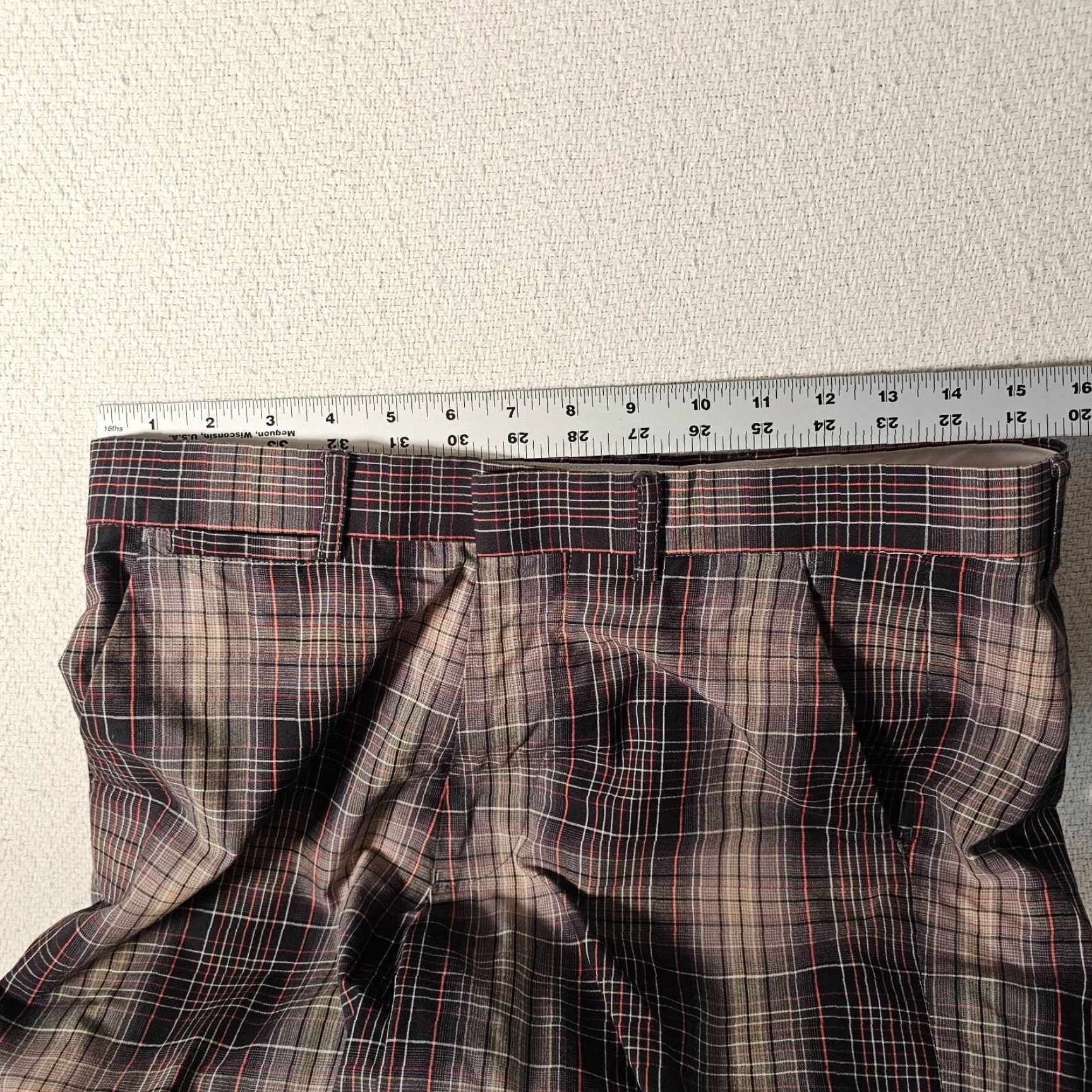 Ben Sherman VINTAGE Ben Sherman Shorts Men's Chino Beach Brown Plaid 32 11" Inseam Pockets Size US 32 / EU 48 - 4 Thumbnail