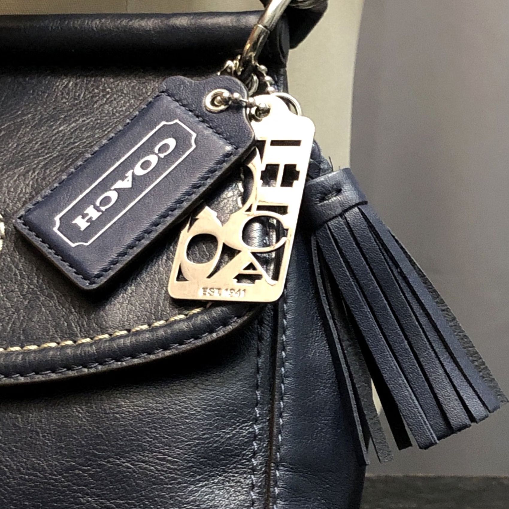 Coach VINTAGE? No. ORIGINAL: Coach Willis 70th Anniversary Limited Edition Navy Leather - Orig.Tag Included Crossbody Bag Size ONE SIZE - 5 Thumbnail