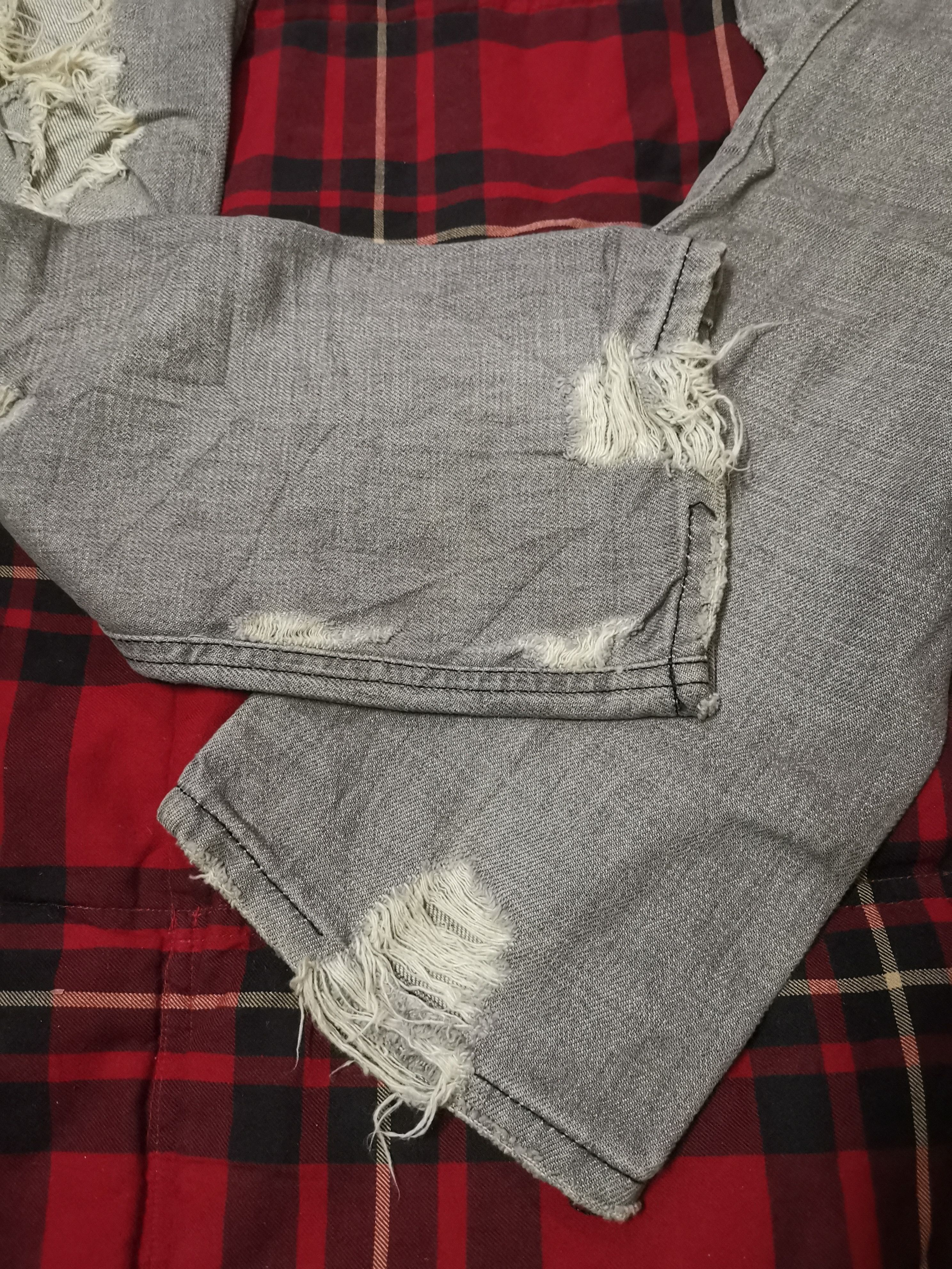 Dolce & Gabbana 💥Rare💥 Dolce & Gabbana Distressed Denim Size US 31 - 7 Thumbnail