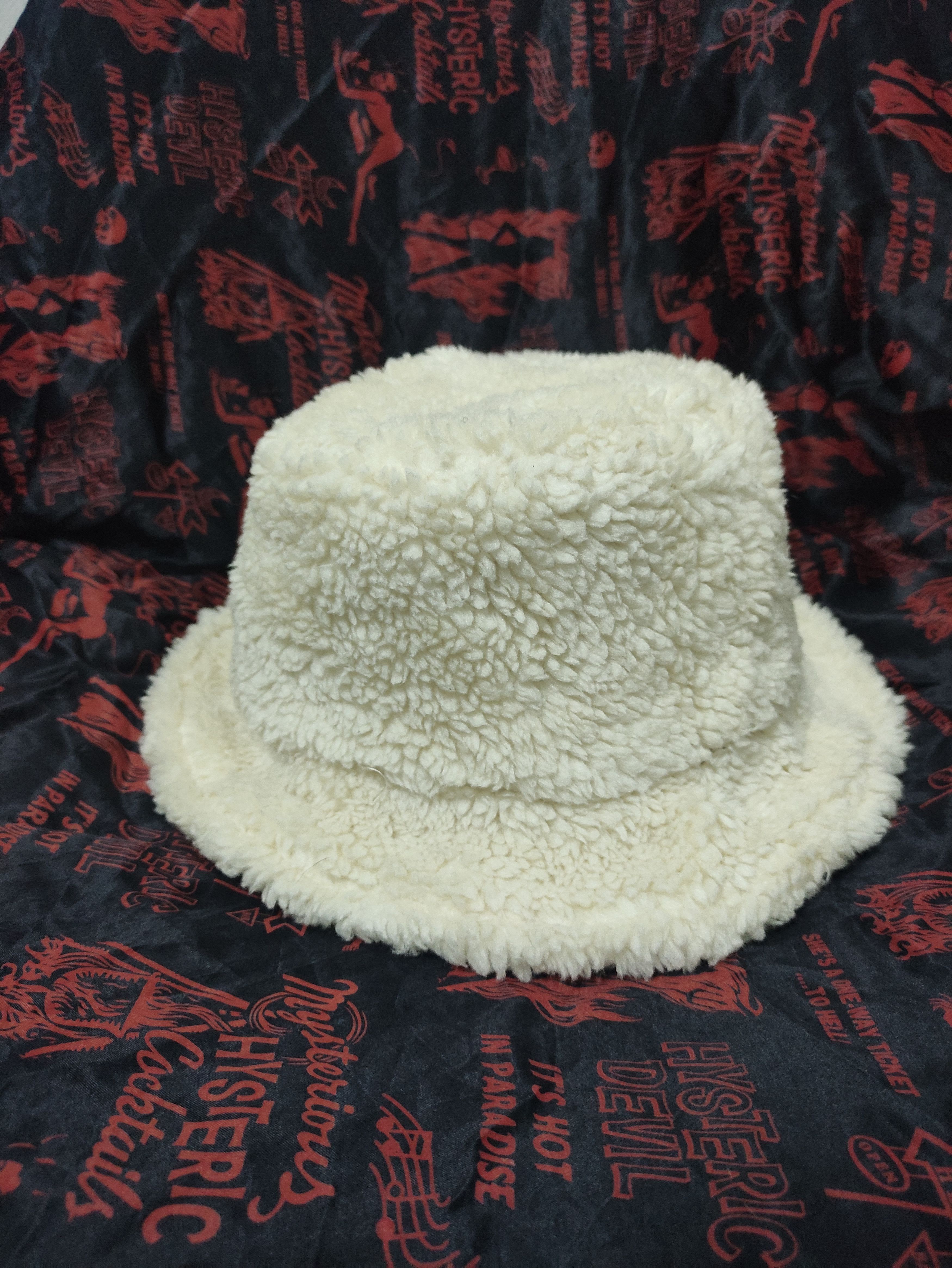 Uniqlo UNIQLO X CLARE WAIGHT KELLER FLEECE BUCKET HAT Size ONE SIZE - 6 Thumbnail