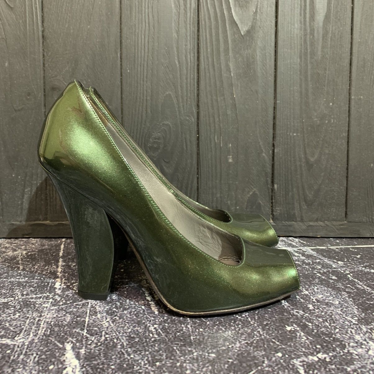 Yves Saint Laurent Yves Saint Laurent Amazing Green Women’s Heels size 35.5 Size US 5.5 / IT 35.5 - 1 Thumbnail