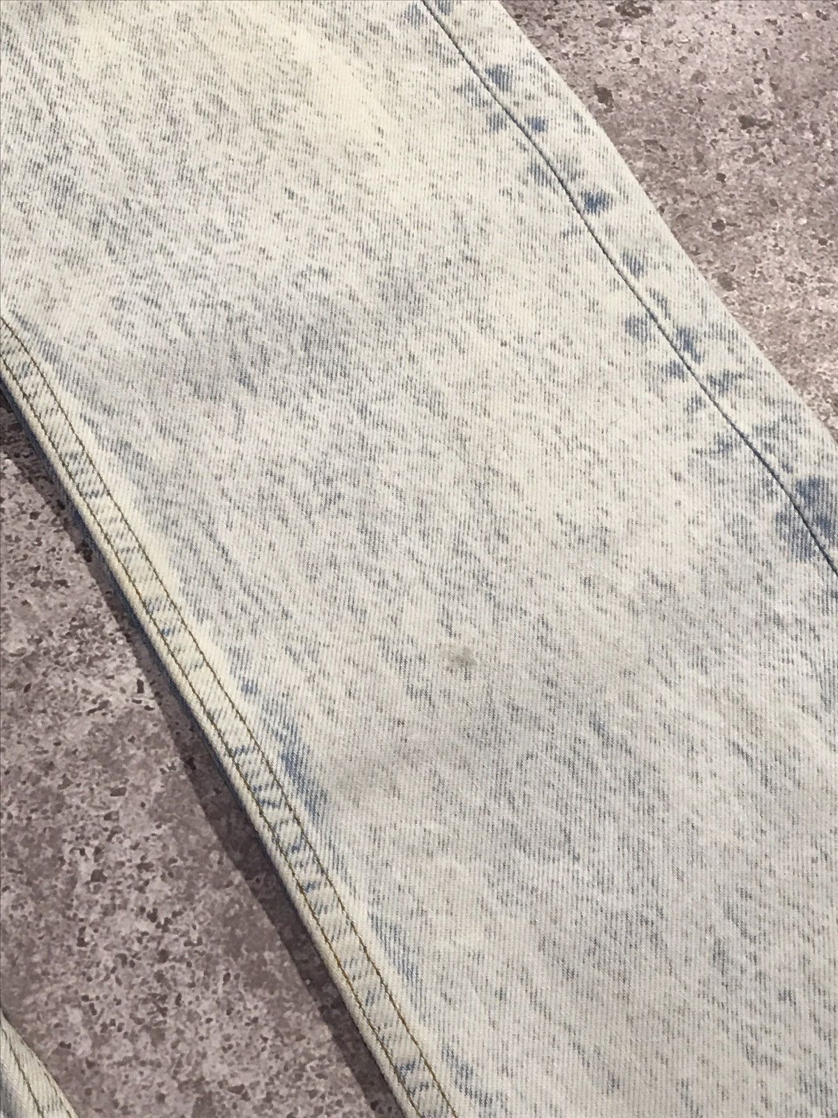 Levi's Vintage 90s Levi’s 501 Denim Jeans Blue/White 29x30 Usa Size US 29 - 16 Thumbnail