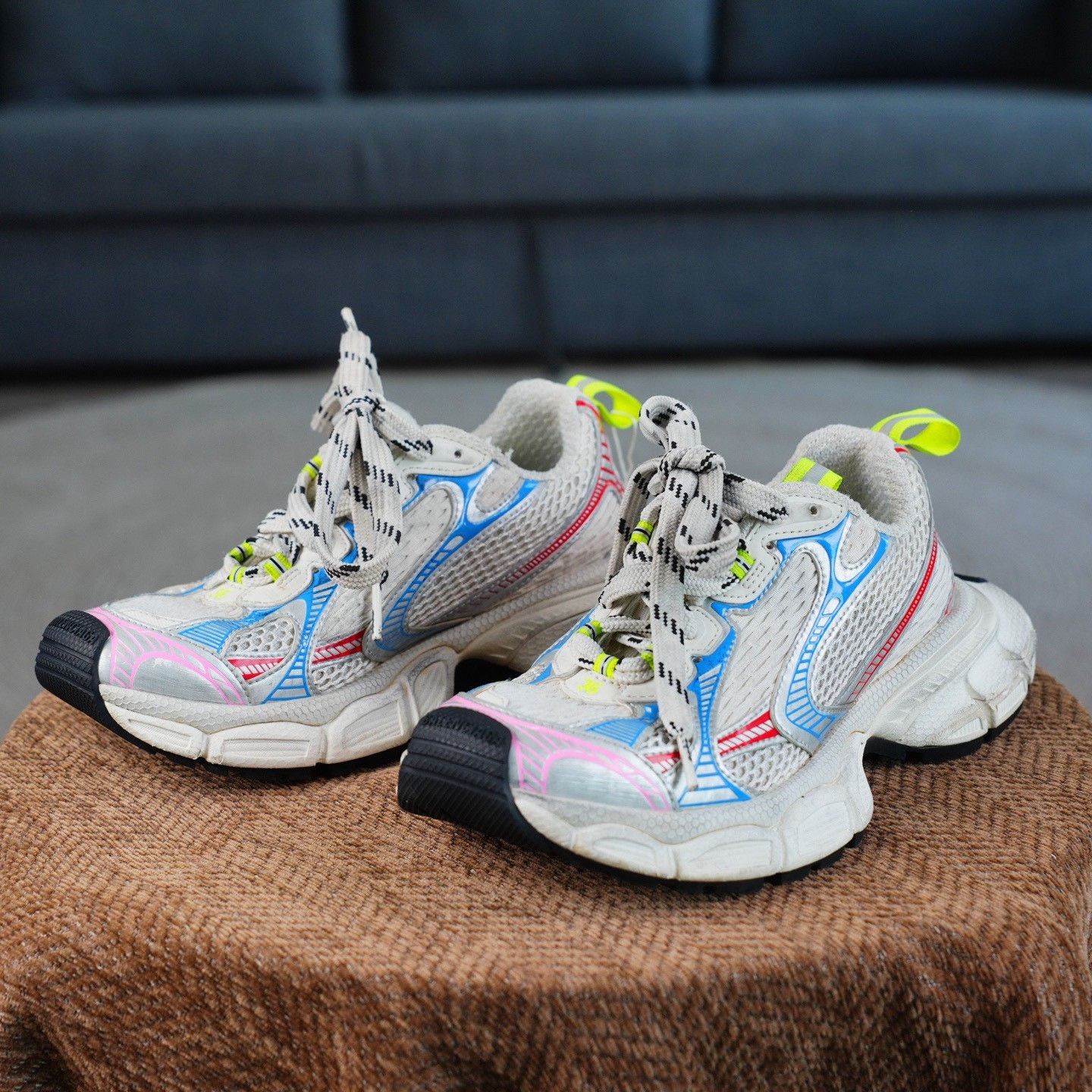 Balenciaga Balenciaga Blue Lowtop Sneakers us_6 Women Size US 6 / IT 36 - 1 Thumbnail