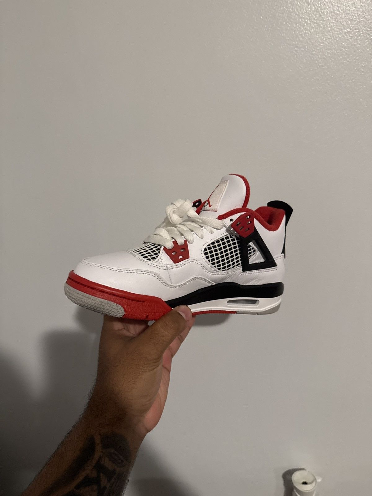 Jordan Brand Fire Red 4s Boys Size 5y/ Women's 6.5 Size US 6.5 / IT 36.5 - 4 Thumbnail
