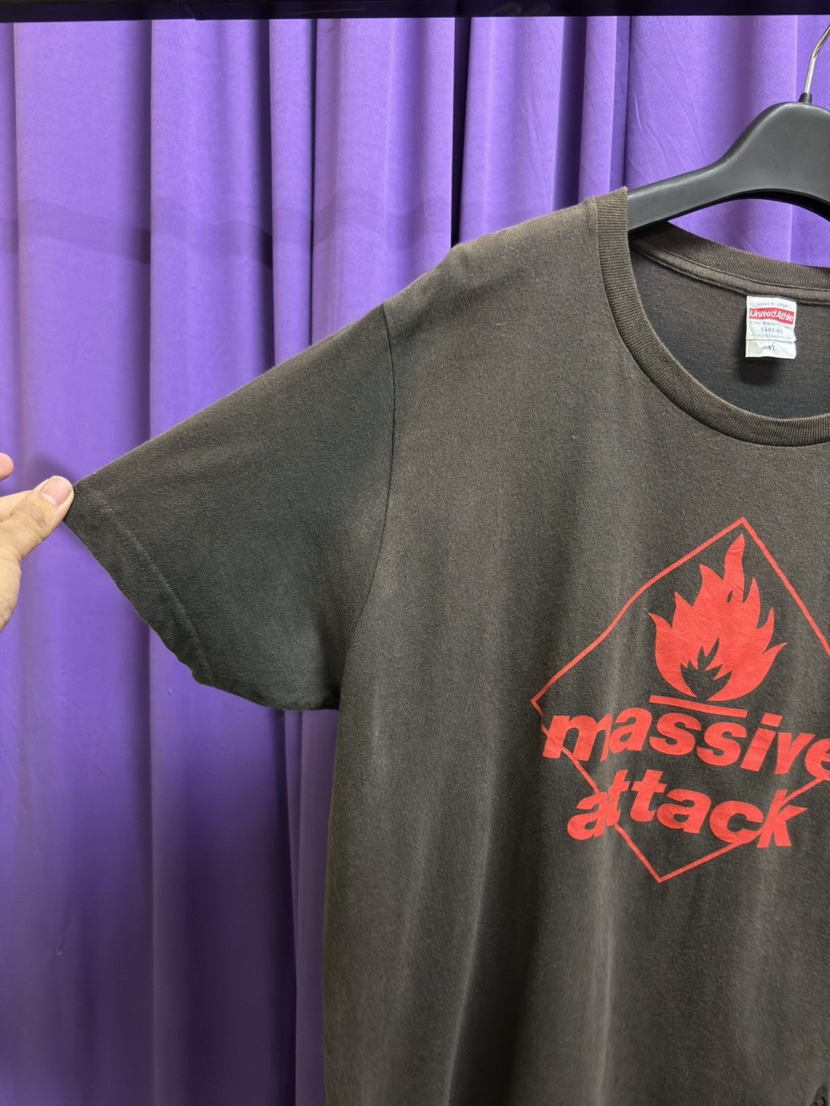 Band Tees rare massive attack distressed sun faded thrashed erd style Size US XL / EU 56 / 4 - 5 Thumbnail