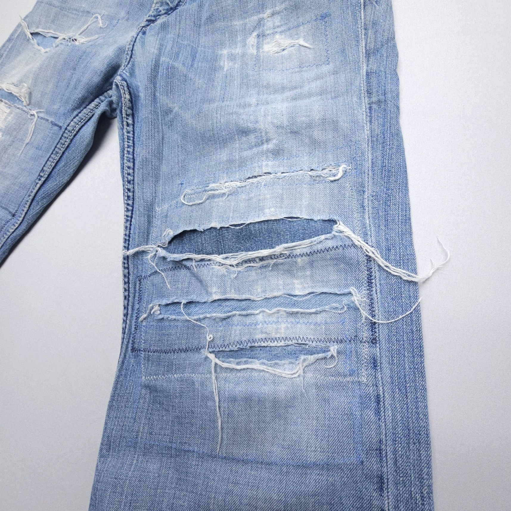 Vintage BKE Buckle Tyler Straight Jeans Mens 33 Blue Distressed Denim 5-Pocket Regular Inseam 29" Cotton Denim Size US 33 - 5 Thumbnail