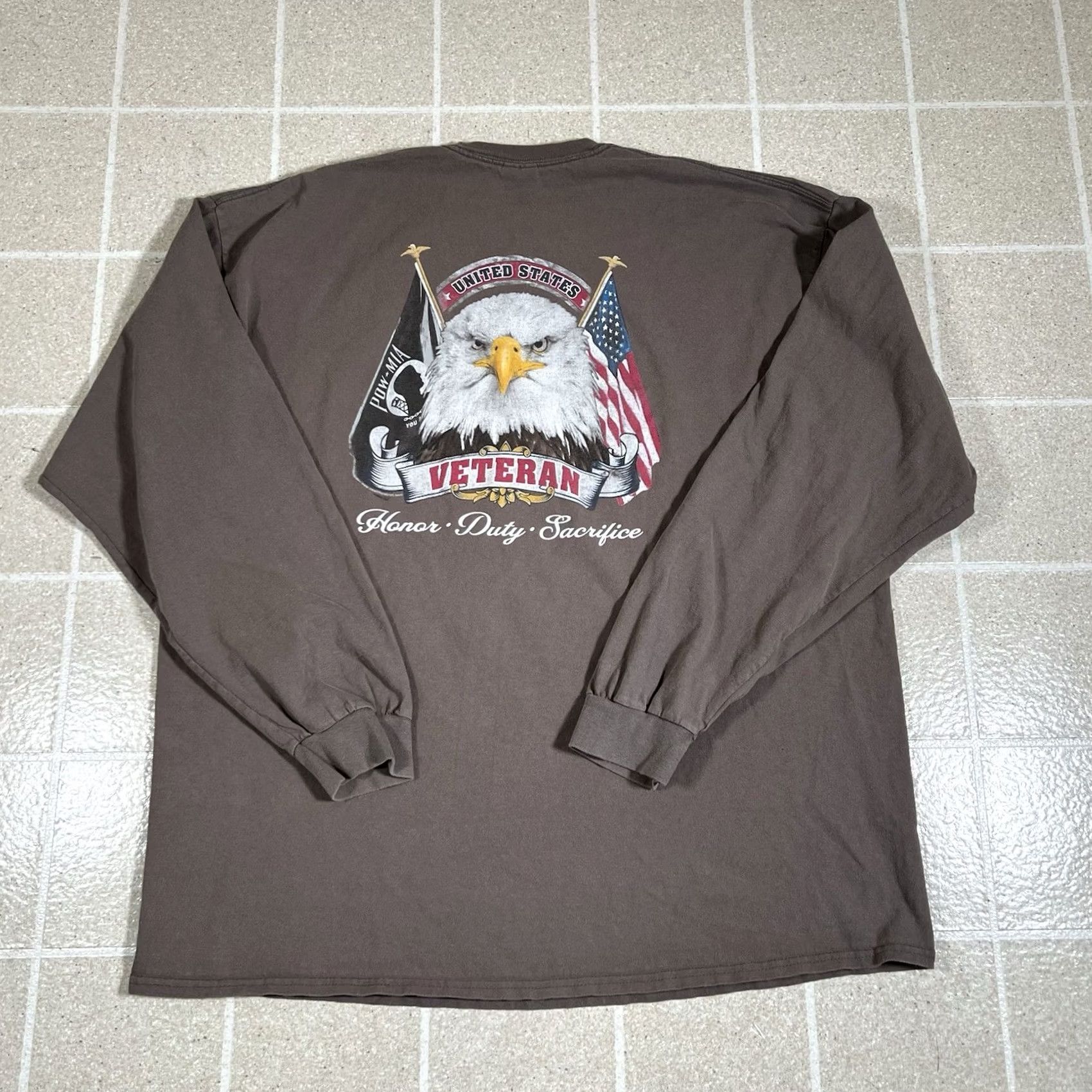 Vintage VINTAGE POW Mia Veterans United States Honor Duty Long Sleeve Tshirt 2XL Brown Mens T-Shirt Harley Style Back Graphic Size US XXL / EU 58 / 5 - 2 Thumbnail