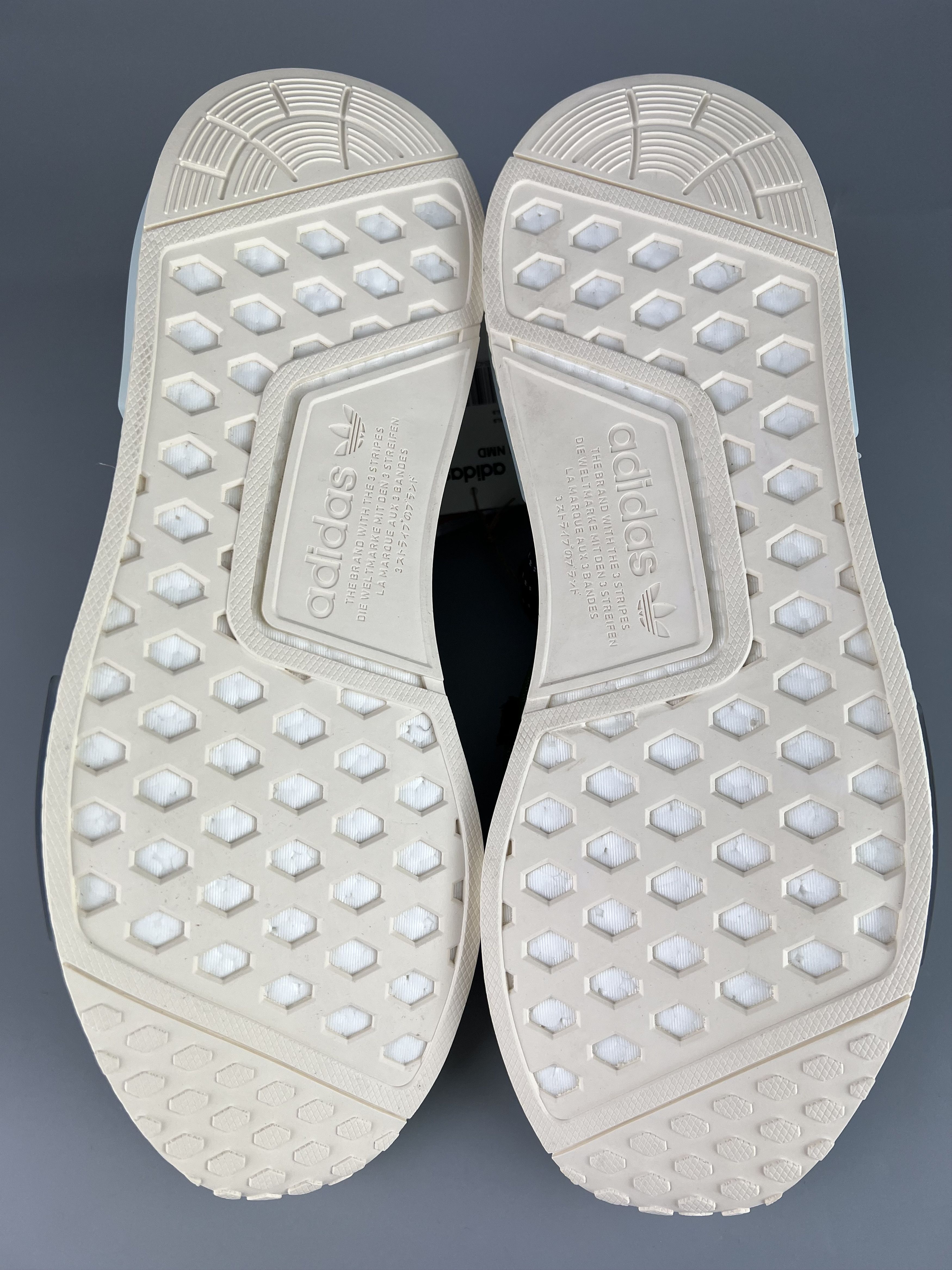 Adidas Adidas NMD HU Pharrel x BBC Dog Green Ice Cream US12.5 Size US 12.5 / EU 45-46 - 6 Thumbnail