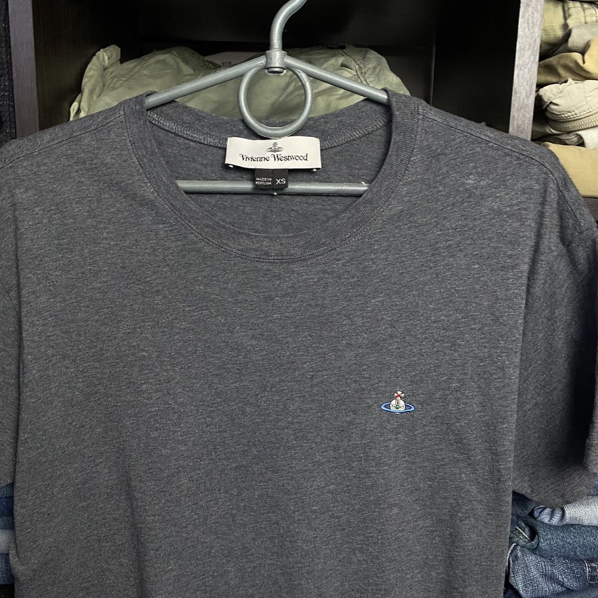 Vivienne Westwood Luxury Vivienne Westwood Small Logo y2k designer tee size XS Size US XS / EU 42 / 0 - 2 Thumbnail