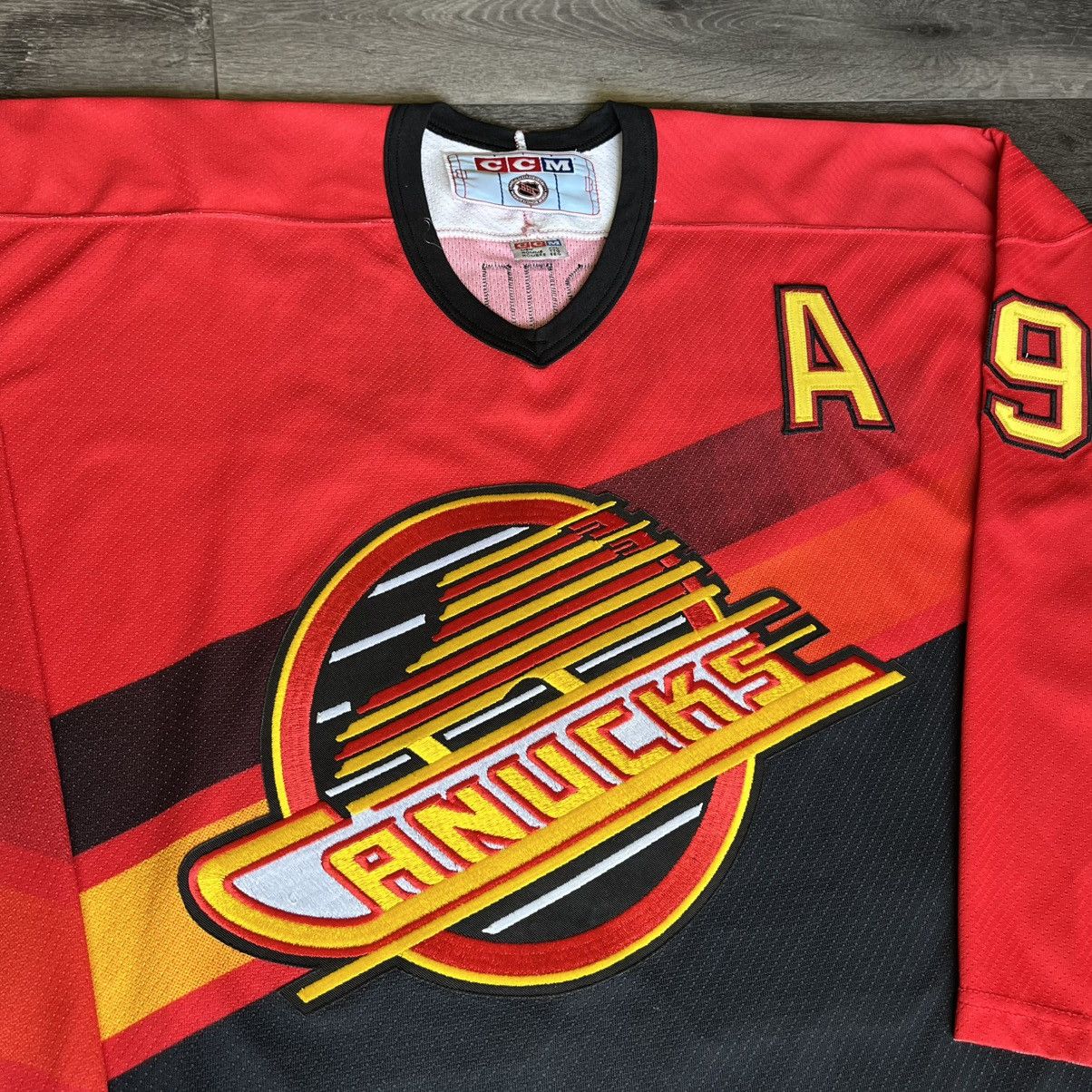NHL Vintage Vancouver Canucks Alexander Mogilny Hockey Jersey 89 Size US XXL / EU 58 / 5 - 3 Thumbnail