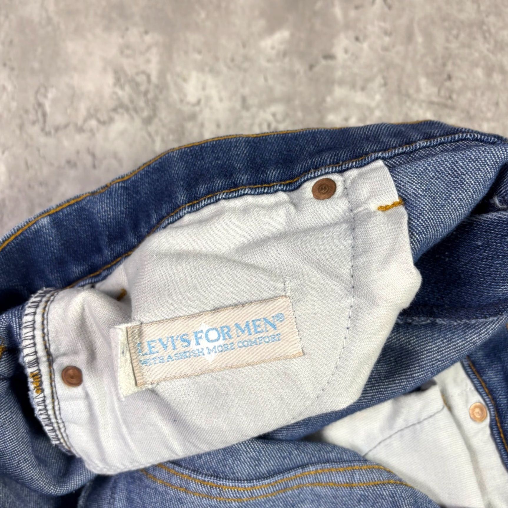 Levi's VINTAGE Levi's For Men Bermuda Denim Shorts Distressed Blue 36 Casual 90s Denim Shorts Shorts Mens 36 Jeans Bermuda Distressed Size US 36 / EU 52 - 7 Thumbnail