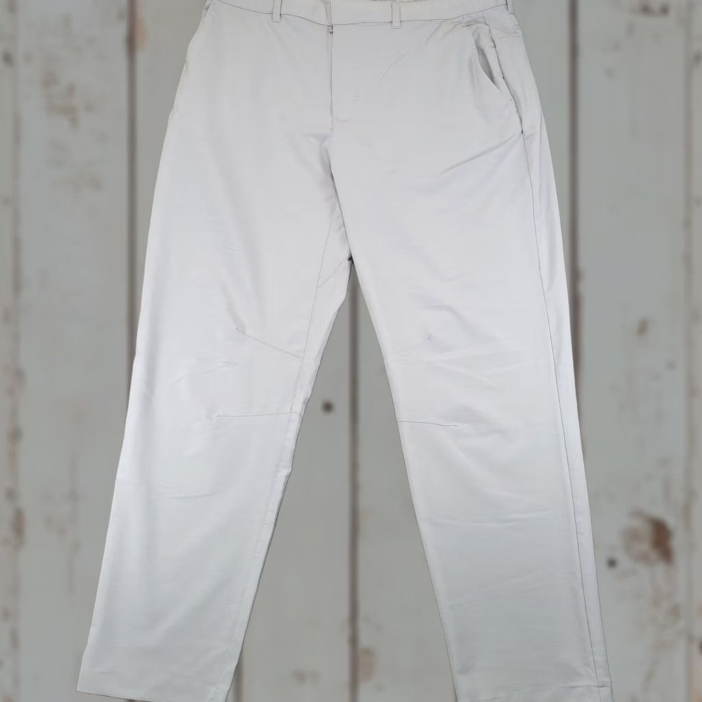 Fabletics Fabletics Mens XL Pant Light Grey Stretch Performance Chino 36x30 Size US 36 / EU 52 - 1 Thumbnail