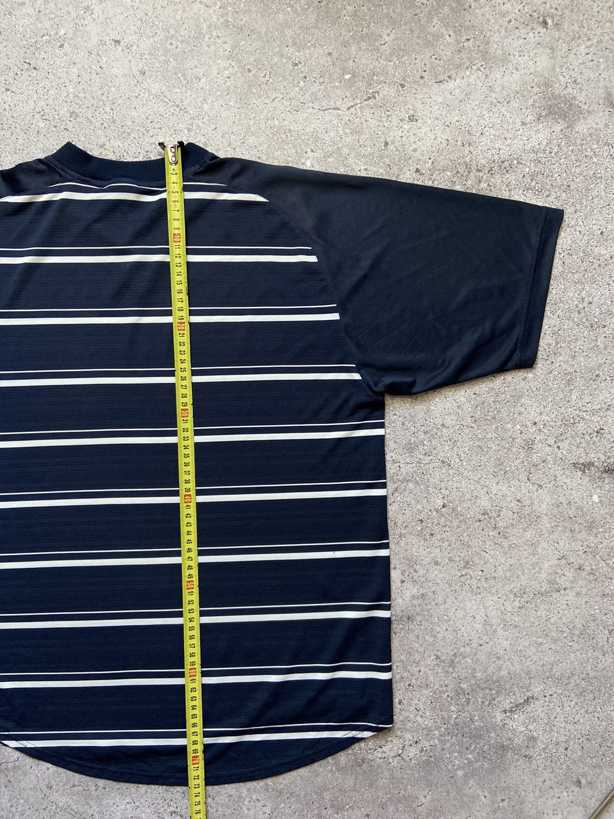 Nike Vintage Nike Team Center Swoosh Jersey T-Shirt Drill Y2K Size US L / EU 52-54 / 3 - 7 Thumbnail