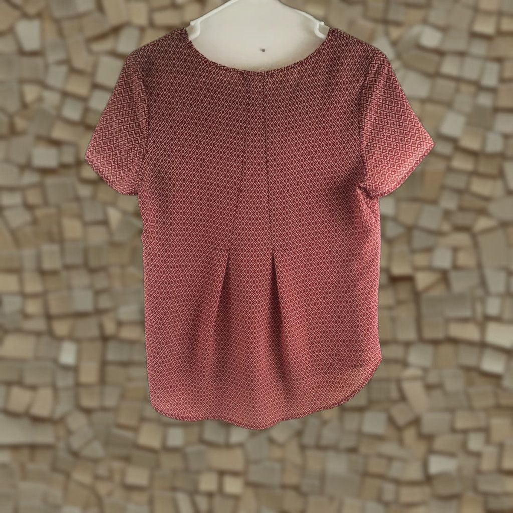 Vintage Pleione Shirt Women's XS Red Floral Round Neck Pleated Back Short Sleeve Size XS / US 0-2 / IT 36-38 - 1 Thumbnail