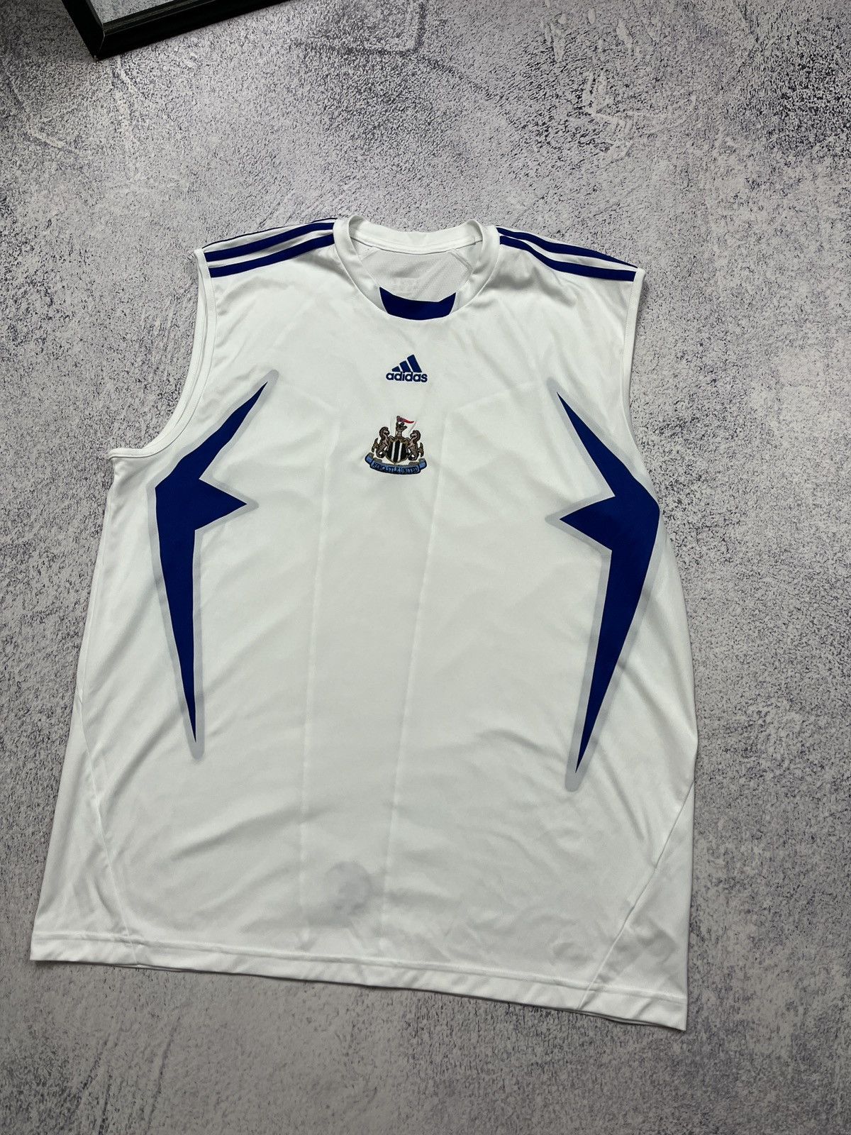 Adidas Newcastle United Adidas Sleeveless Training Jersey 2007 Y2k Size US L / EU 52-54 / 3 - 3 Thumbnail