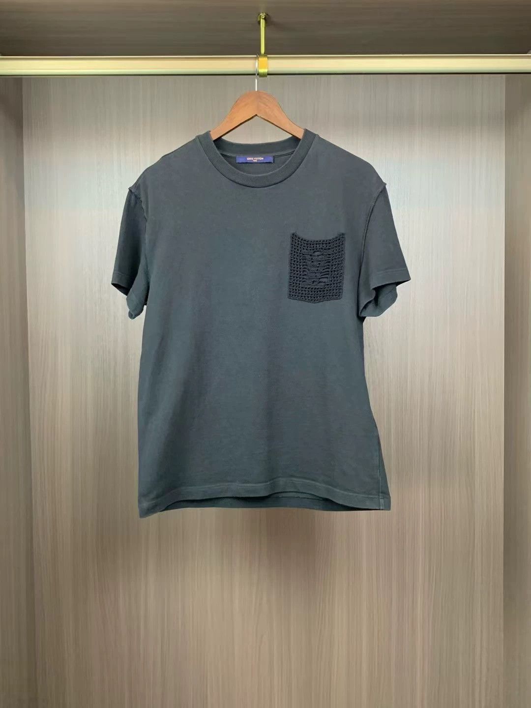 Louis Vuitton Louis Vuitton Black Woven Cut-Out Pocket SS Top XS Size US XS / EU 42 / 0 - 1 Thumbnail