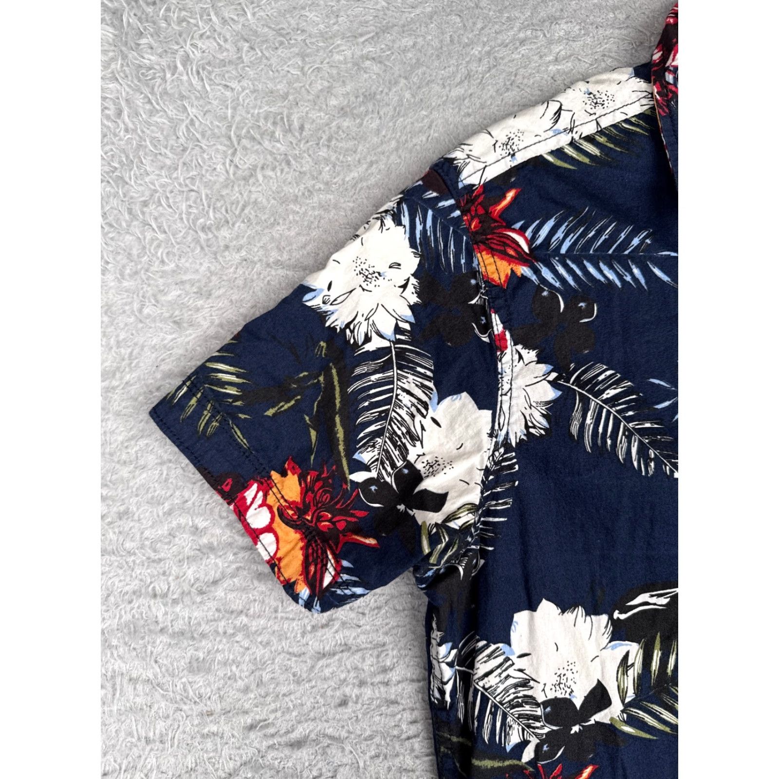 Vintage VINTAGE Free Planet Shirt Men Small Blue White Floral Button Up Cotton Blend Hawaiian Size US S / EU 44-46 / 1 - 3 Thumbnail