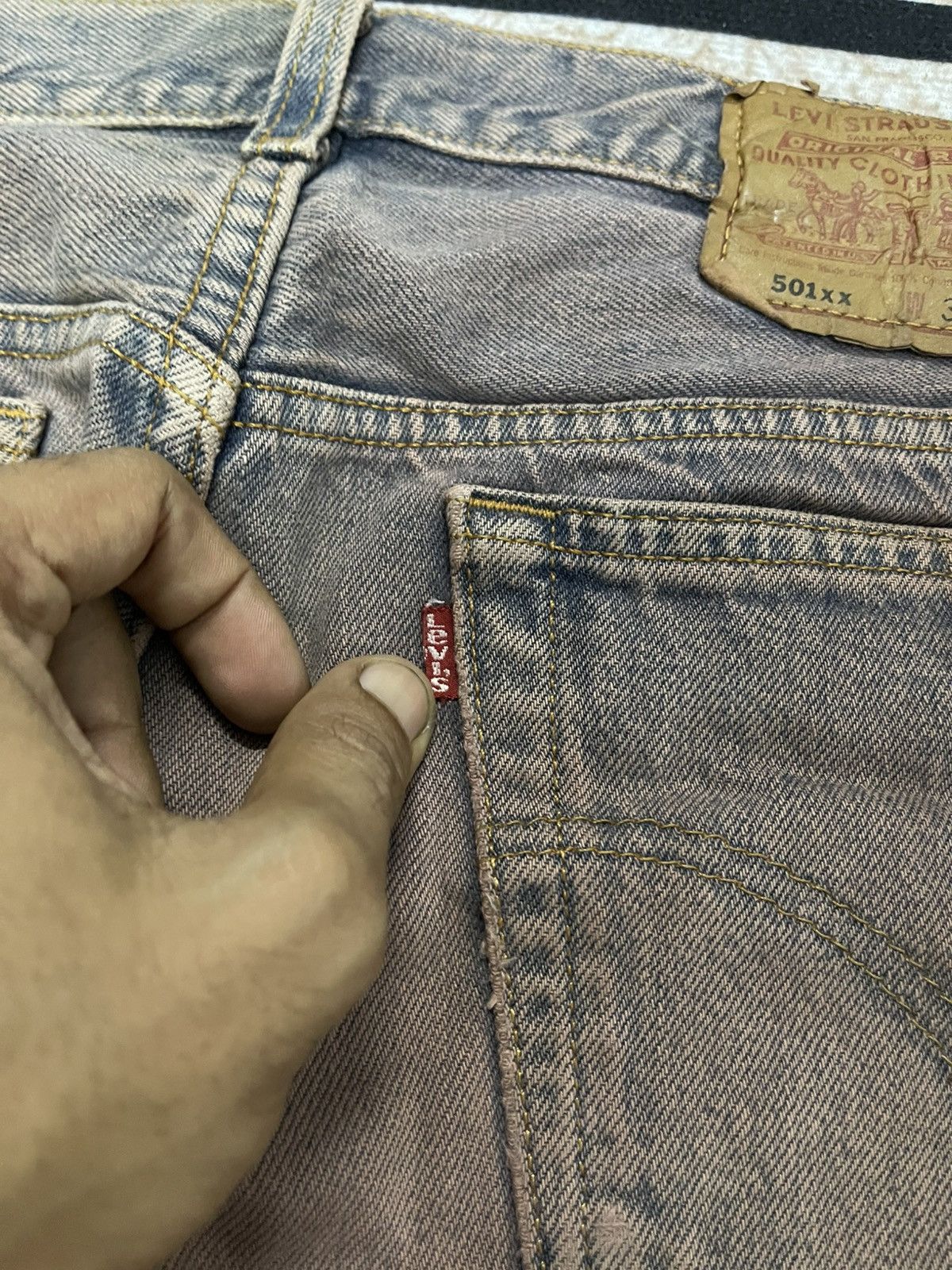 Levi's Vintage Clothing 90s LEVIS 501xx DISTRESSED JEANS SPLASHED PAINT RARE Size US 31 - 18 Thumbnail
