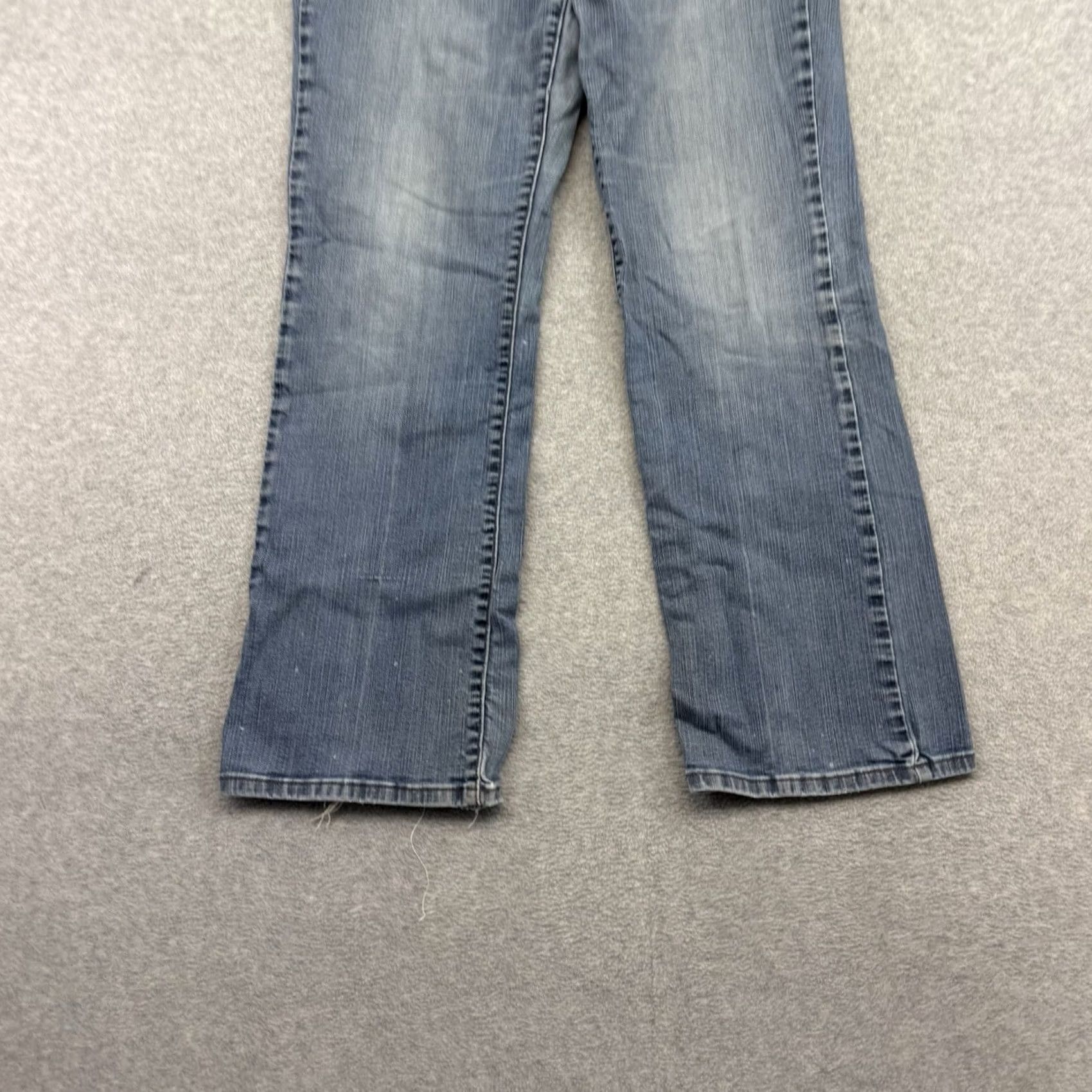 Denime VINTAGE Levi’s Jeans Women’s 12 Blue Denim Bootcut Slimming 512 Rodeo Flare 90s Size 34" / US 12 / IT 48 - 2 Thumbnail