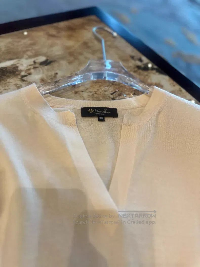 Loro Piana Loro Piana Scissor Collar 100% Cashmere Sweater Size XS / US 0-2 / IT 36-38 - 2 Thumbnail