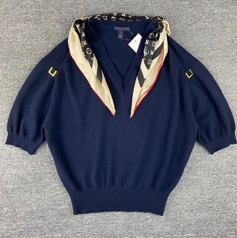 Louis Vuitton Louis Vuitton Navy Cashmere Knit Sweater 0089 Size M / US 6-8 / IT 42-44 - 1 Thumbnail