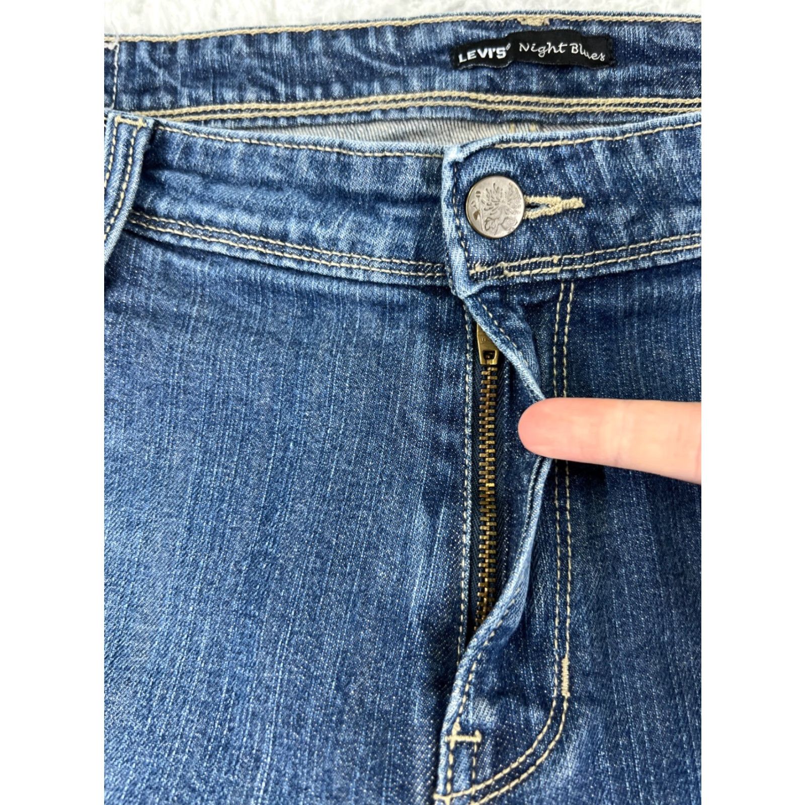 Levi's Levi's Jeans Women 28 Inseam 518 Superlow Bootcut Blue Denim Cotton Regular Size 9 Pants N/A Size 30" / US 8 / IT 44 - 5 Thumbnail