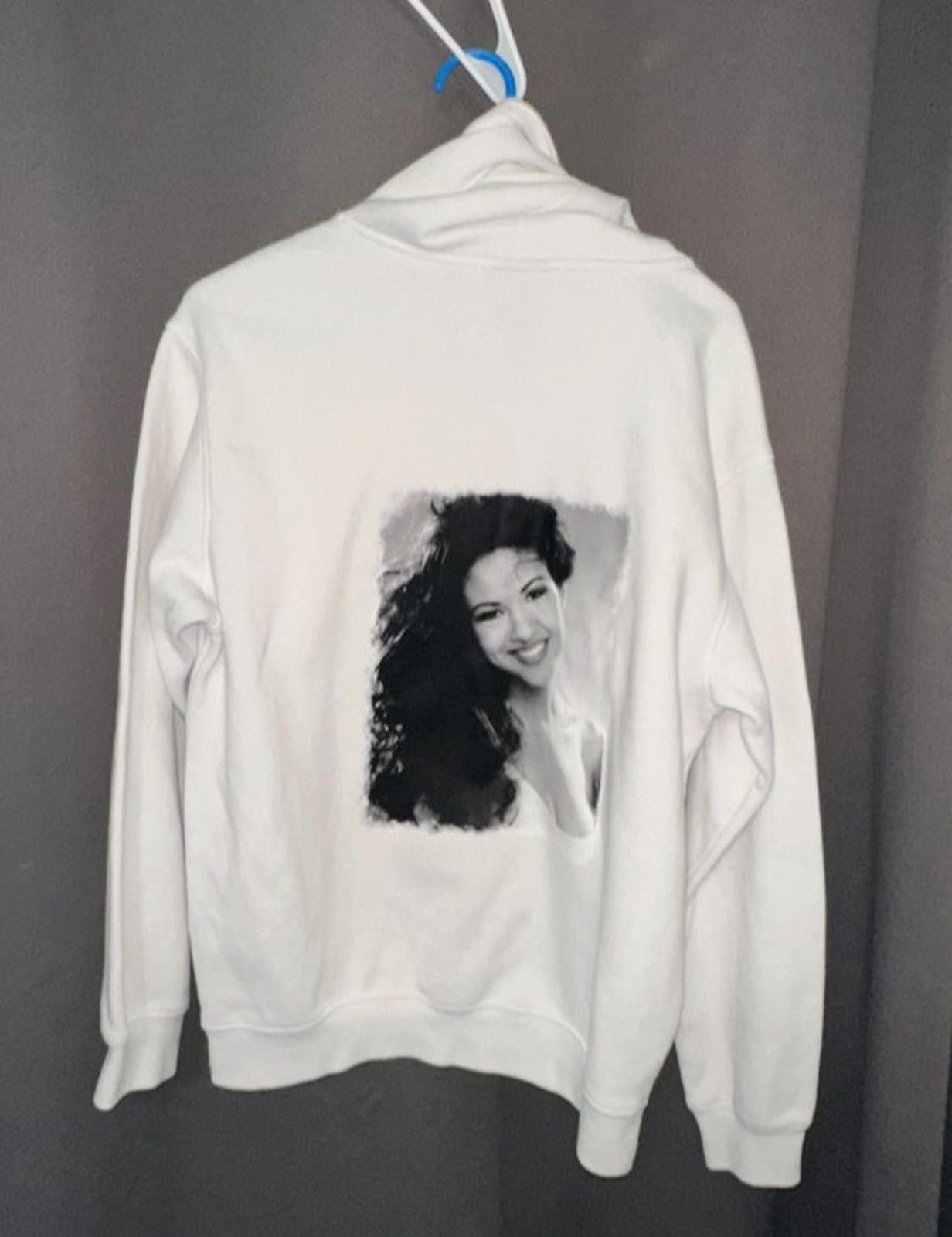 H&M “Selena Tribute Sweatshirt – Off-Center Portrait M Size M / US 6-8 / IT 42-44 - 3 Thumbnail