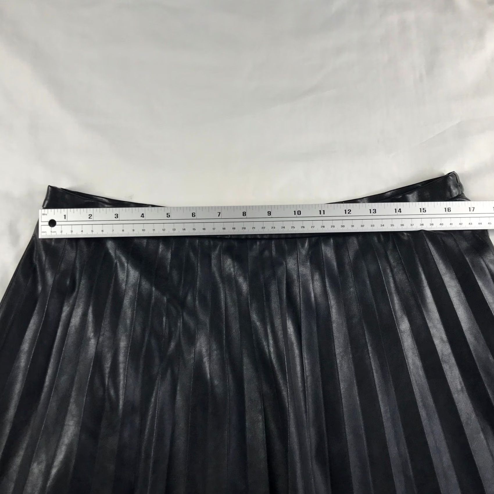J.Crew J.CREW Black Faux Leather Midi Skirt Size 14 Vegan A-Line - Dark Academia Style Size 36" / US 14 / IT 50 - 4 Thumbnail