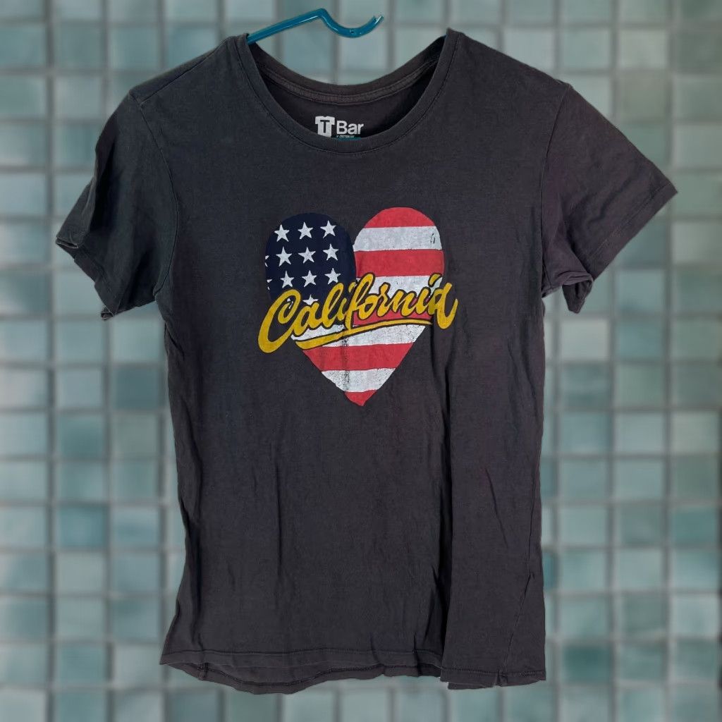 Cotton On T Bar Shirt Womens California Heart American Flag Graphic T Shirt XXS Multicolor Size XXS / US 00 / IT 34 - 1 Thumbnail