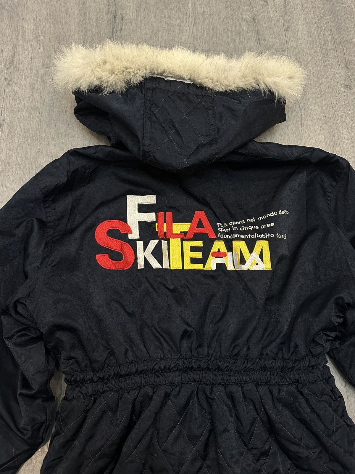 Fila Vintage FILA Snow White Women’s Ski Jacket — fur Back — 90s Size M / US 6-8 / IT 42-44 - 3 Thumbnail