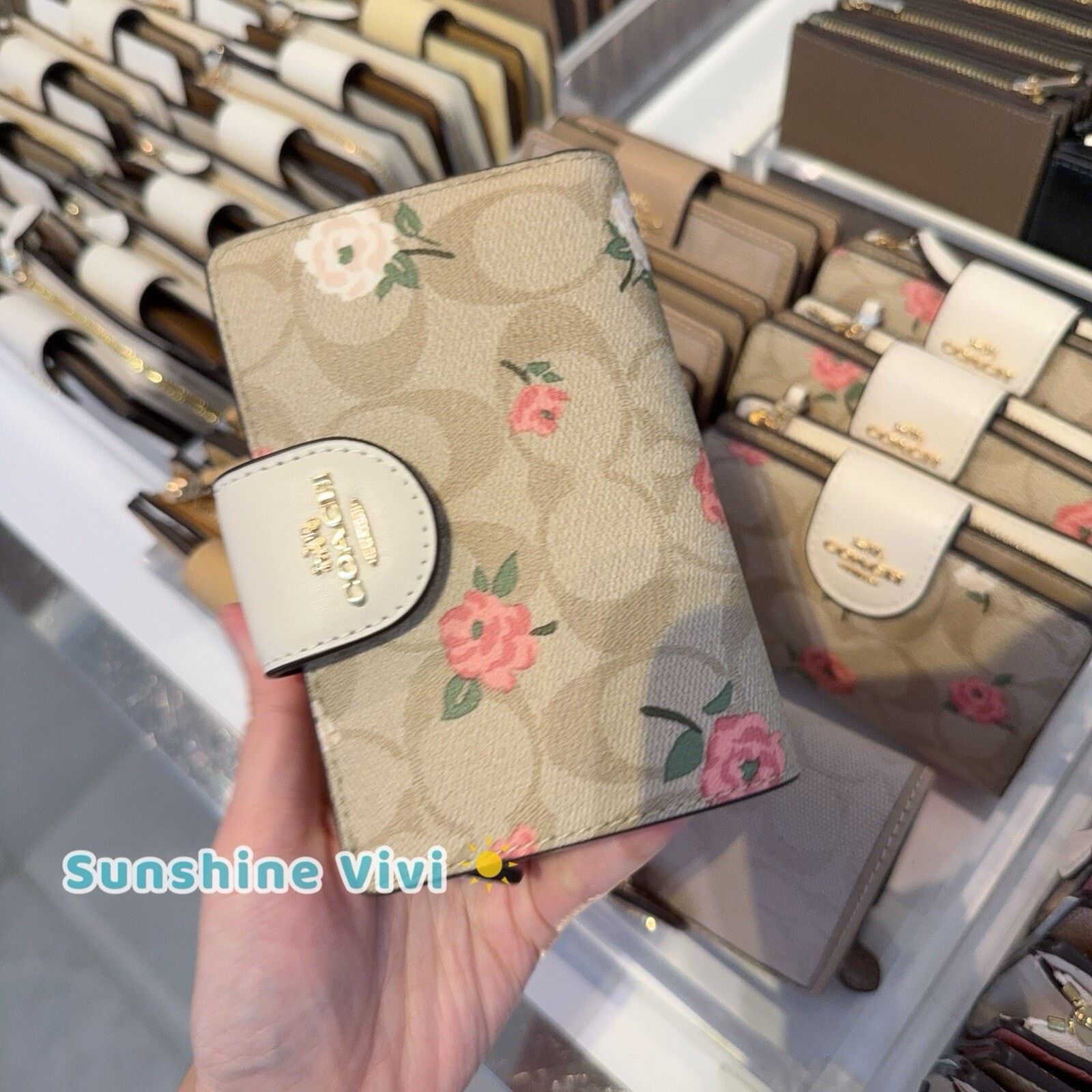 Coach NWT Coach Medium Corner Zip Wallet Floral Print CR968 Size ONE SIZE - 1 Thumbnail